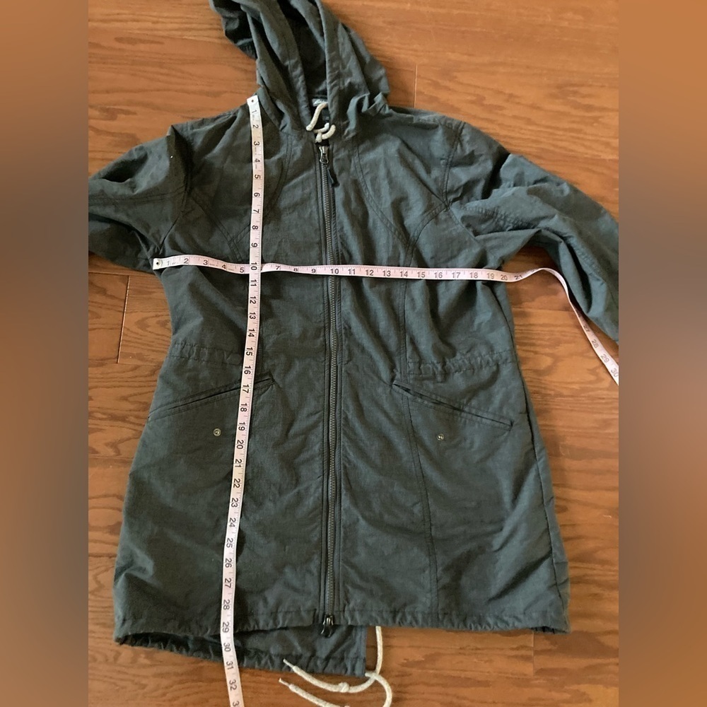 Women's Eddie Bauer gray lightweight zip up jacket. Size L - Picture 10 of 11